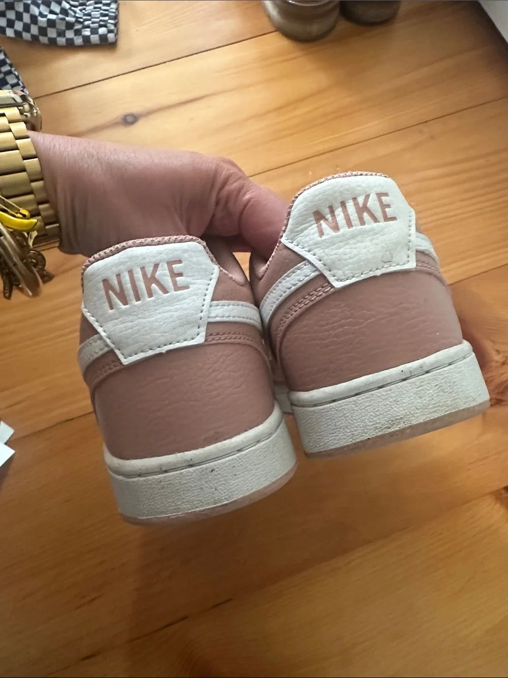 Nike stylish low